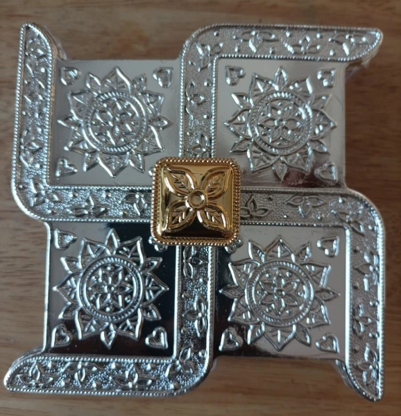 SILVER SWASTICK BOX
